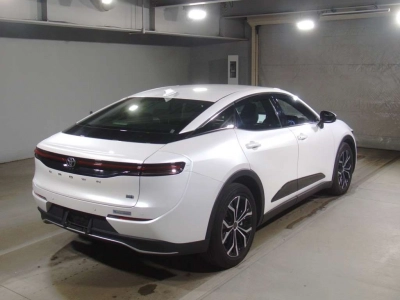 TOYOTA CROWN CROSSOVER