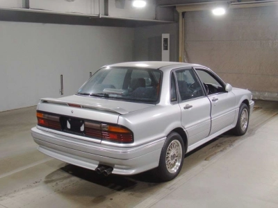 MITSUBISHI GALANT