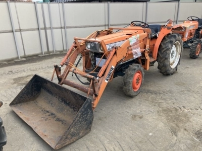 KUBOTA KUBOTA