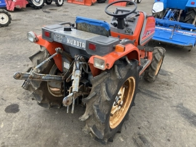 KUBOTA KUBOTA