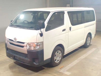 TOYOTA REGIUS VAN