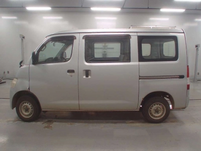 TOYOTA LITE ACE VAN