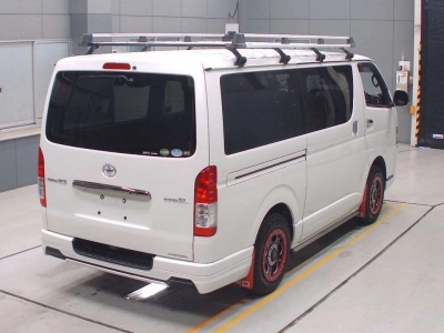 TOYOTA REGIUS VAN