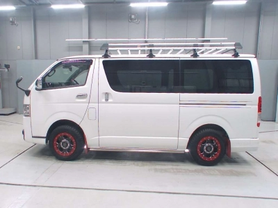 TOYOTA REGIUS VAN