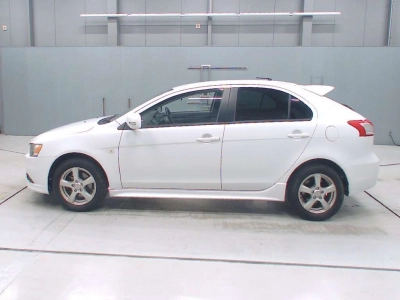 MITSUBISHI GALANT FORTIS SPORTBACK