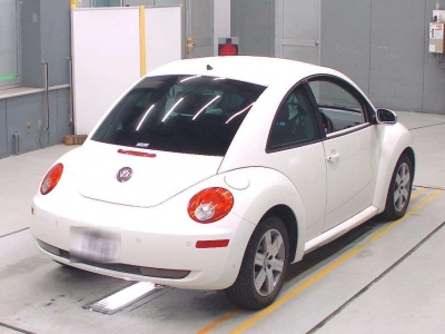 VOLKSWAGEN NEW BEETLE