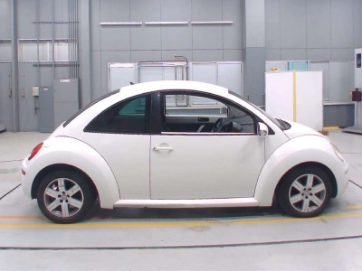VOLKSWAGEN NEW BEETLE