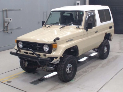 TOYOTA LAND CRUISER 70