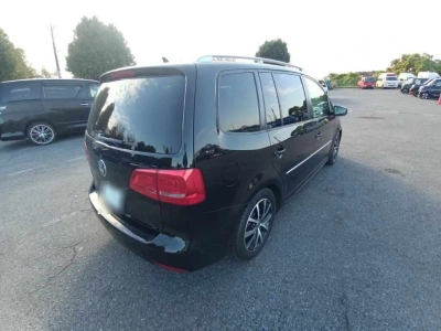 VOLKSWAGEN GOLF TOURAN