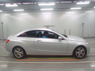 MERCEDES BENZ E CLASS