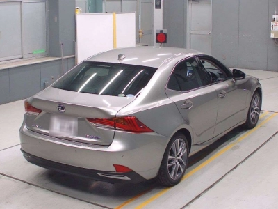 LEXUS IS