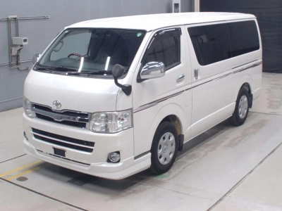 TOYOTA REGIUS VAN