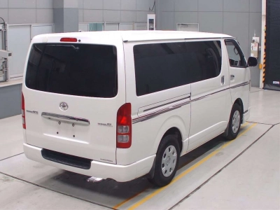 TOYOTA REGIUS VAN