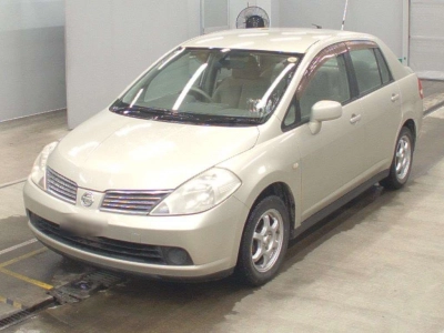 NISSAN TIIDA LATIO