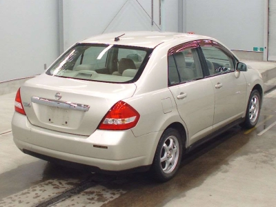NISSAN TIIDA LATIO