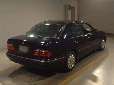 MERCEDES BENZ E CLASS