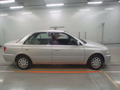 TOYOTA CARINA