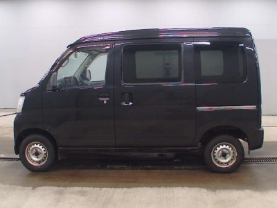 TOYOTA PIXIS VAN