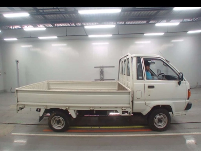 TOYOTA LITE ACE TRUCK