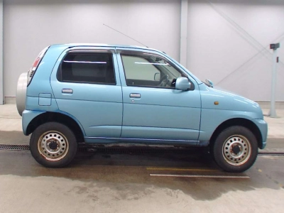 DAIHATSU TERIOS KID