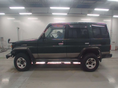 TOYOTA LAND CRUISER 70