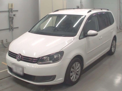 VOLKSWAGEN GOLF TOURAN