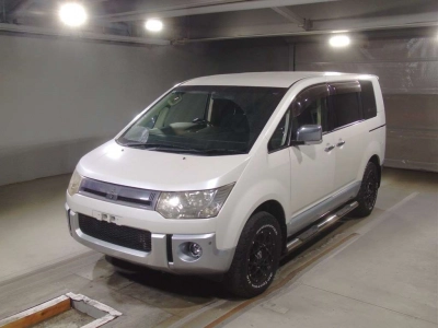 MITSUBISHI DELICA D:5