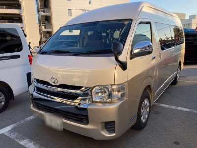 TOYOTA HIACE WAGON