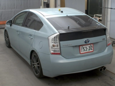 TOYOTA PRIUS