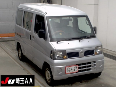 NISSAN CLIPPER VAN