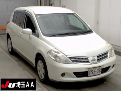 NISSAN TIIDA