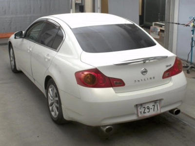 NISSAN SKYLINE
