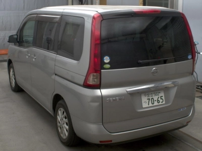 NISSAN SERENA