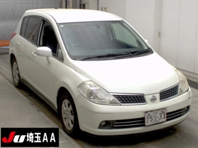 NISSAN TIIDA