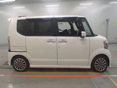 HONDA N BOX CUSTOM