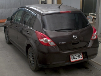 NISSAN TIIDA