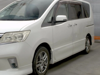 NISSAN SERENA
