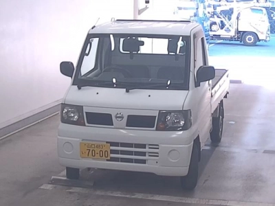 NISSAN CLIPPER TRUCK