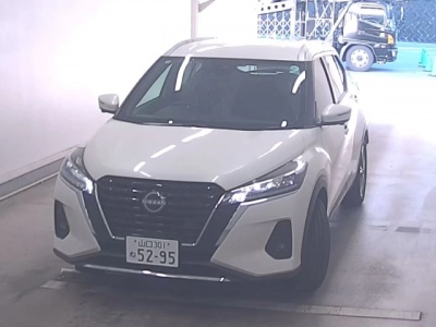 NISSAN KICKS