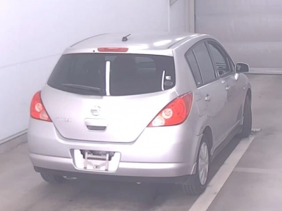 NISSAN TIIDA