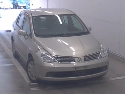 NISSAN TIIDA LATIO