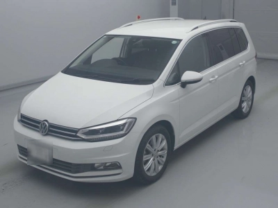 VOLKSWAGEN GOLF TOURAN