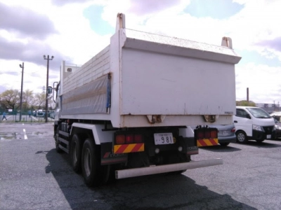 ISUZU GIGA