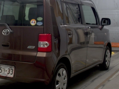 TOYOTA PIXIS SPACE