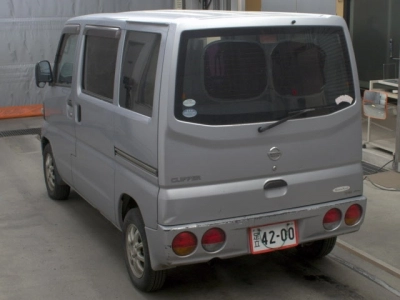 NISSAN CLIPPER VAN