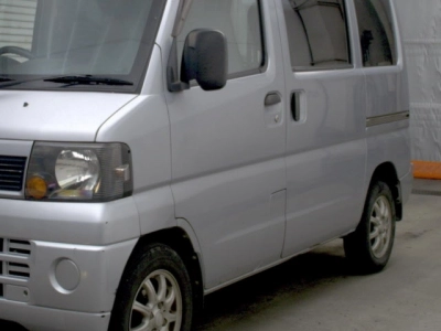 NISSAN CLIPPER VAN