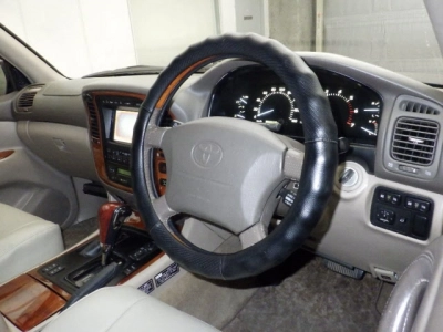 TOYOTA LAND CRUISER 100