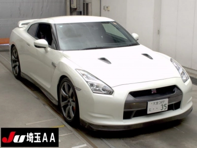 NISSAN GT-R
