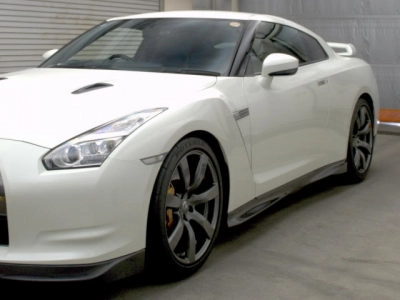 NISSAN GT-R