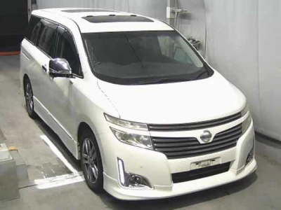 NISSAN ELGRAND